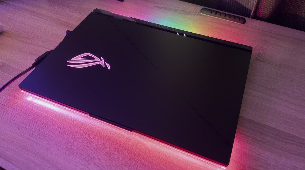 Asus ROG Strix Scar 18